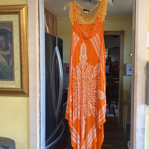 Orange and white dress, size Medium short sleeves. - Picture 2 of 7